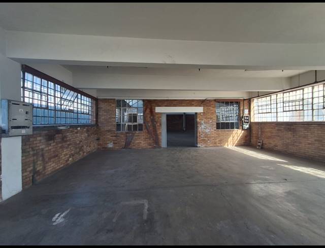 926M² WAREHOUSE TO LET IN BENROSE
